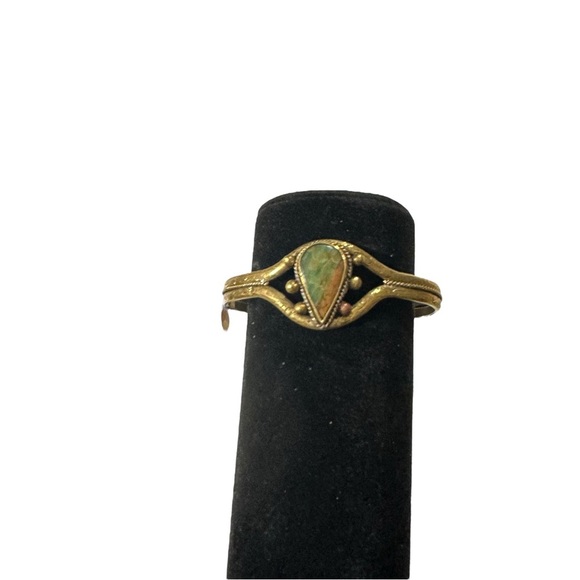 Vtg Brass & 23.4mm Native American Royston Turquoise Teardrop Cuff Bracelet 7” - Picture 5 of 15